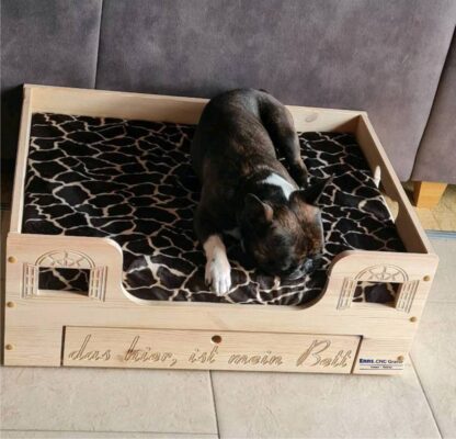 Hundebett aus Holz mit Schublade