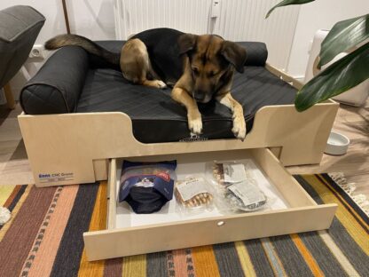 Hundebett aus Holz mit Schublade